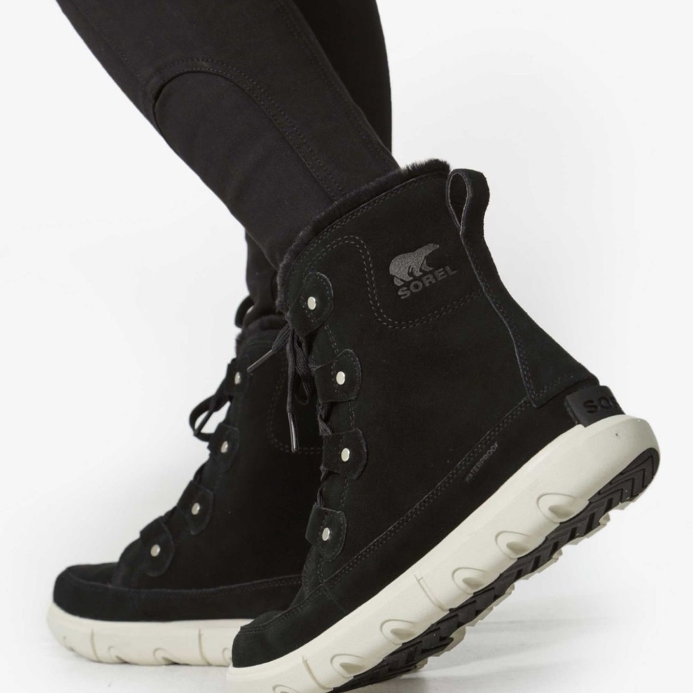 Sorel Black Winter Boots with Sturdy Sole